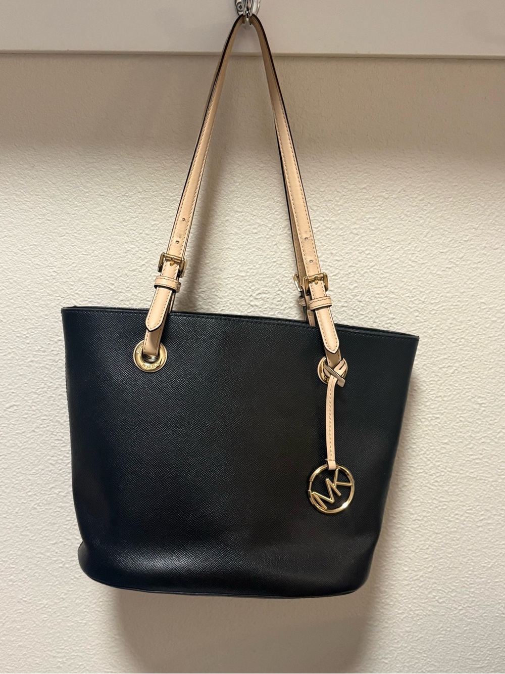 Michael Kors Medium Jet Set Saffiano Leather Tote